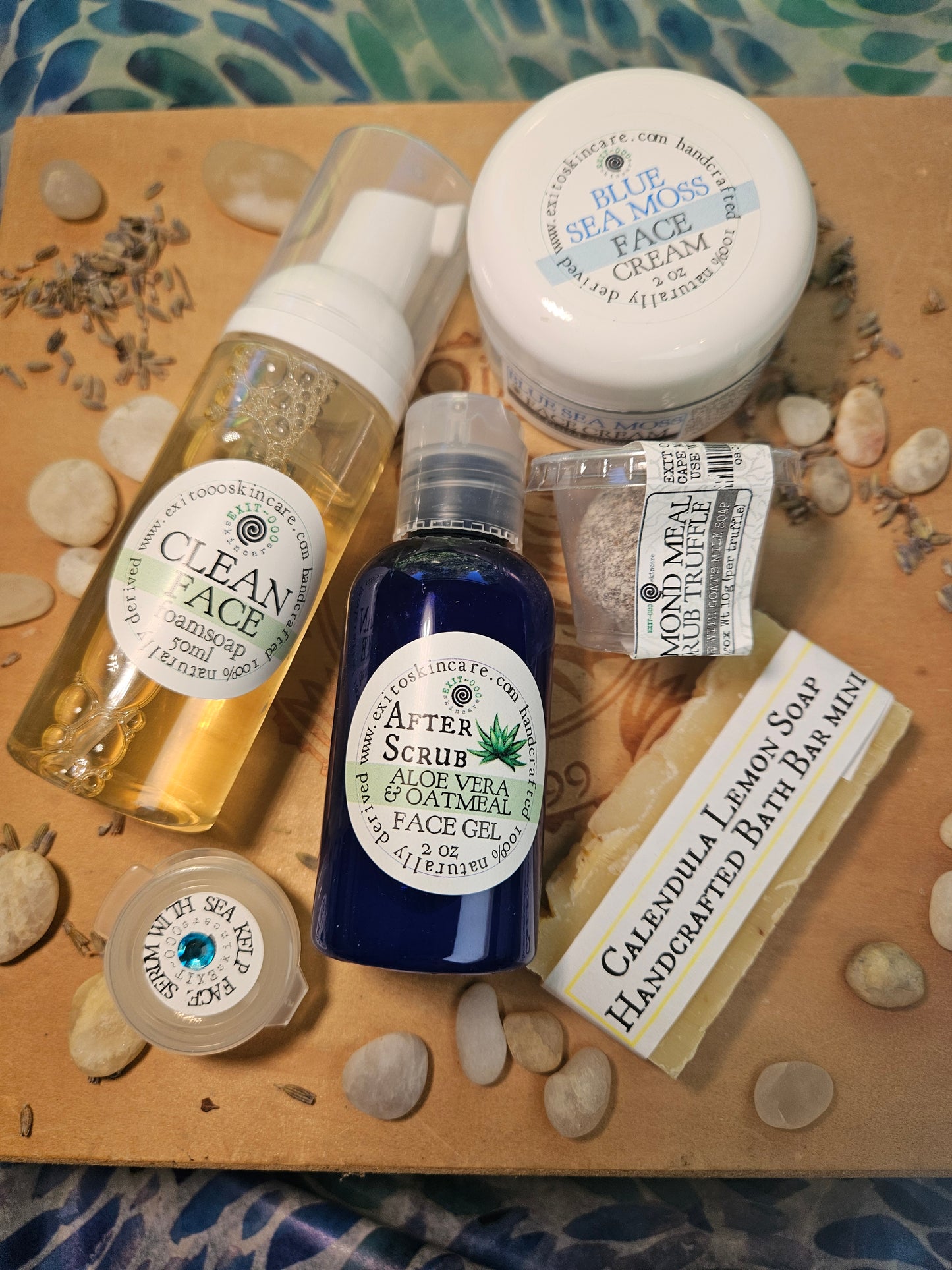 Gift Box: Love Your Self Face Kit