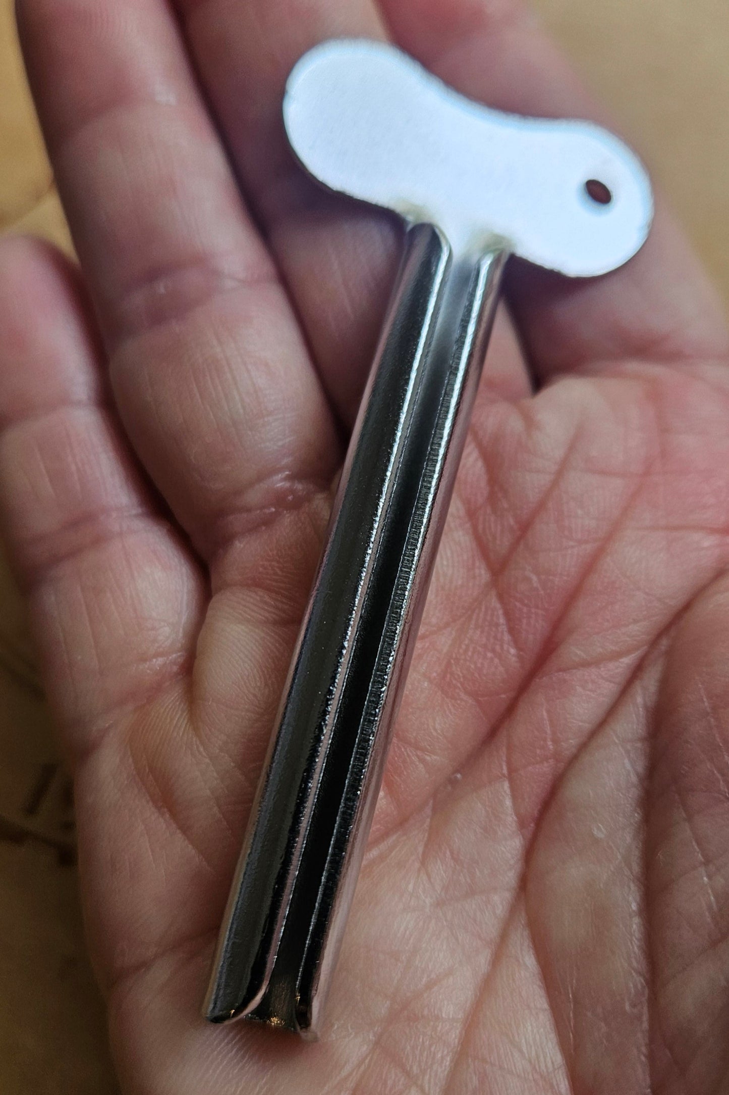Teeth: Toothpaste Squeezer Metal Key