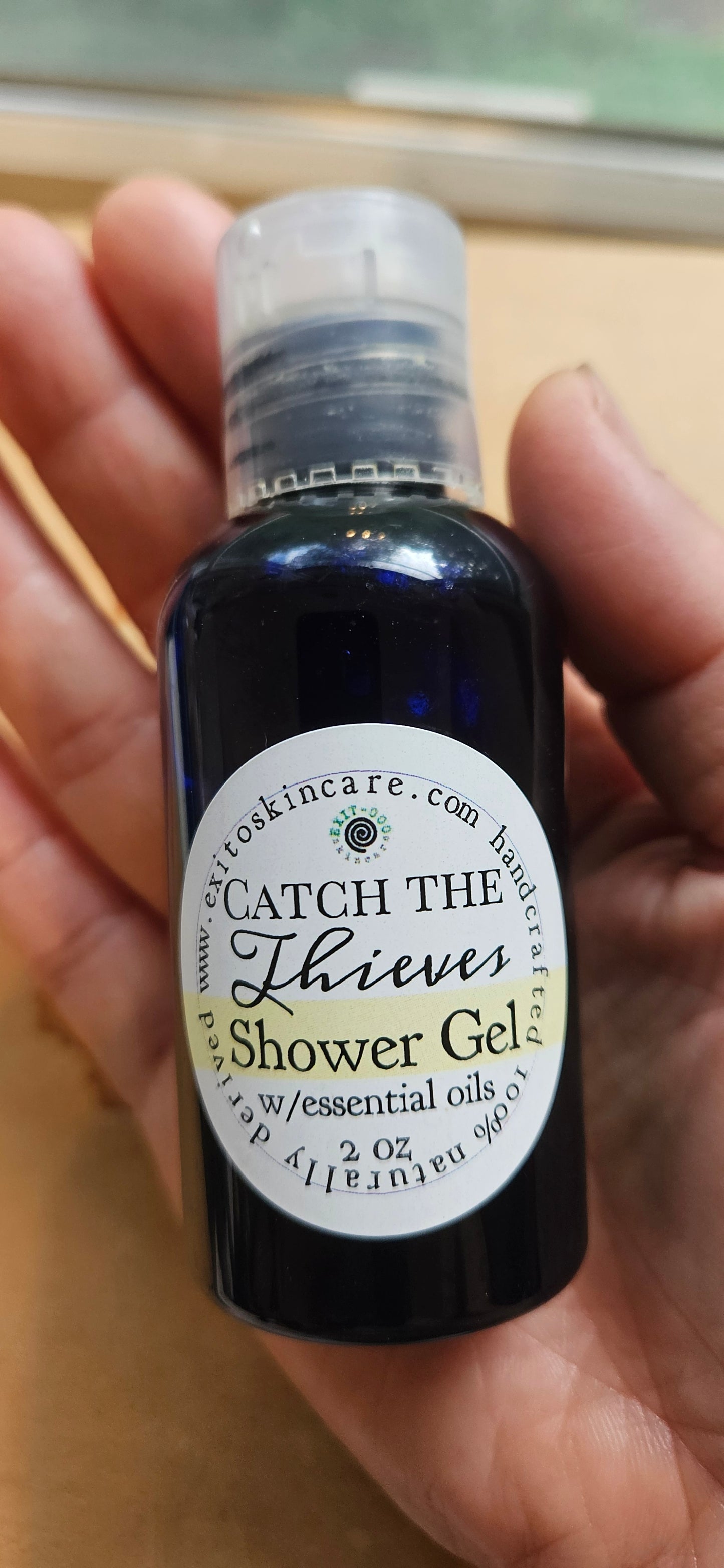 LiqSp: Catch The THIEVES Shower Gel